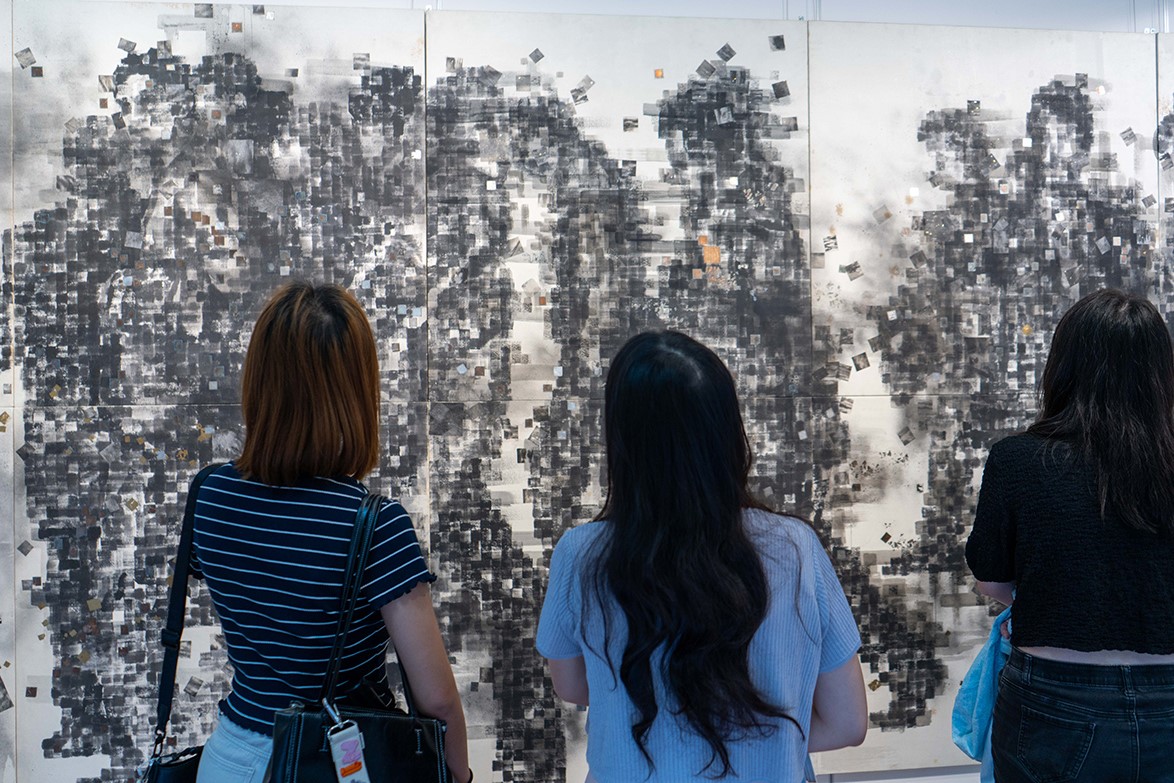 海大邀藝術家陳瑞鴻個展 水墨空間裝置詮釋現代疏離(縮圖)