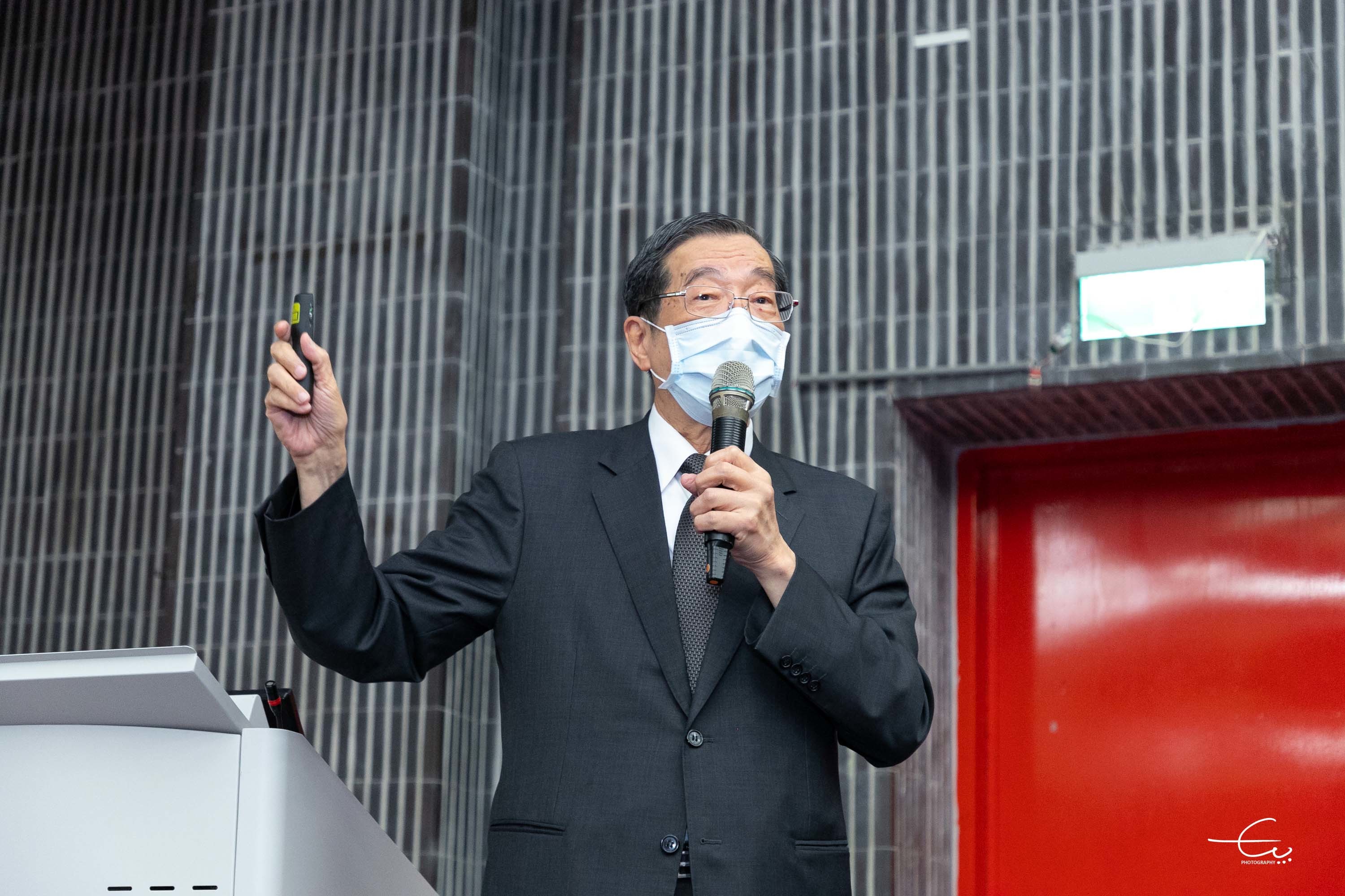 黃榮村院長前陣子才到海大與師生座談