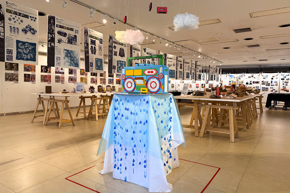 本次文創設計系期末成果展主意象作品-「雨中留音」。