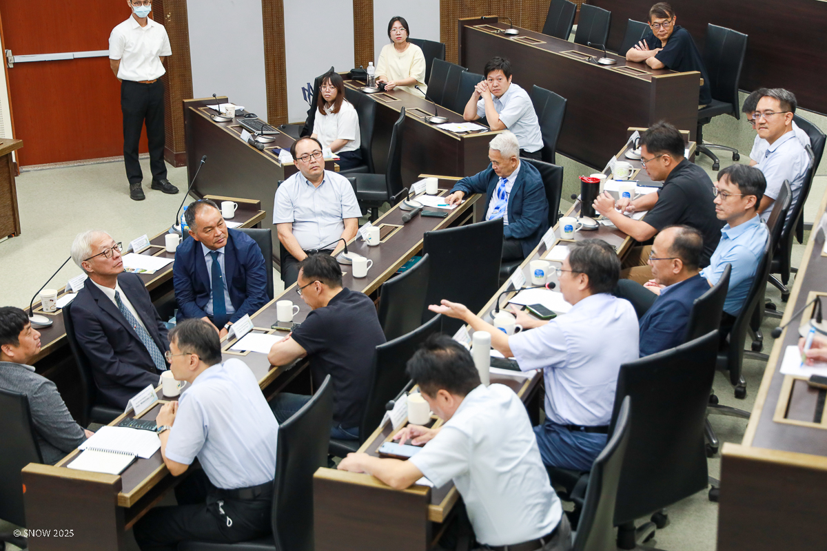 會中熱烈討論後續的合作計畫