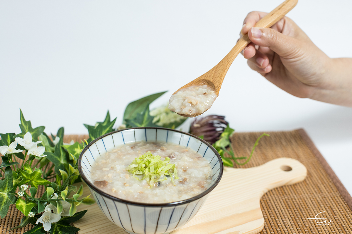 芋頭海鮮粥具有易咀嚼、好消化、高營養的特性，適合銀髮族日常食用