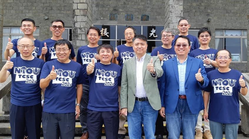 校長及一級主管與協辦單位合照