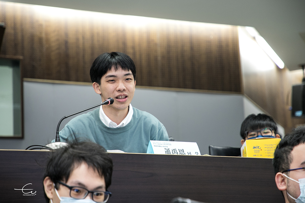 座談交流時間同學們踴躍向詹賀博學長發問