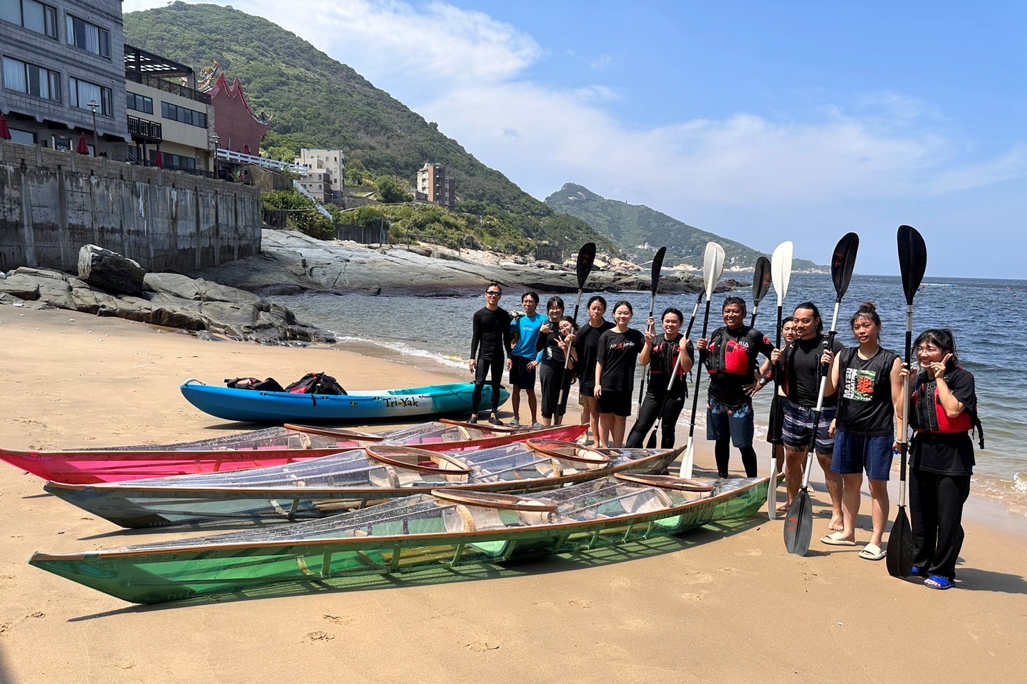 獨木舟由海大學生學習並帶領在地學子共同打造.jpg