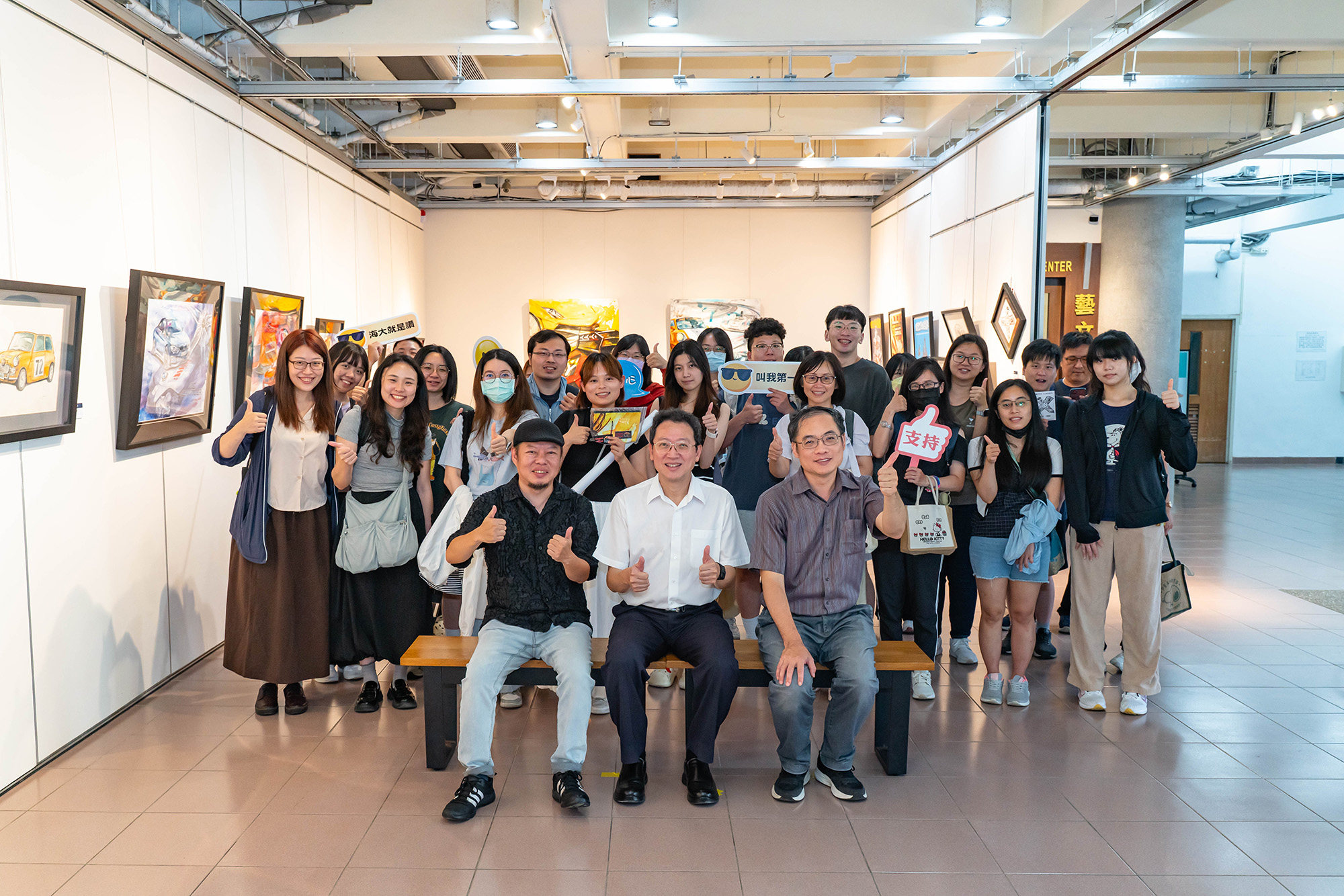《夏日。力量 》2026夏祖亮汽車藝術個展於海大圖書館一樓藝文中心展示空間展出至7月2日。