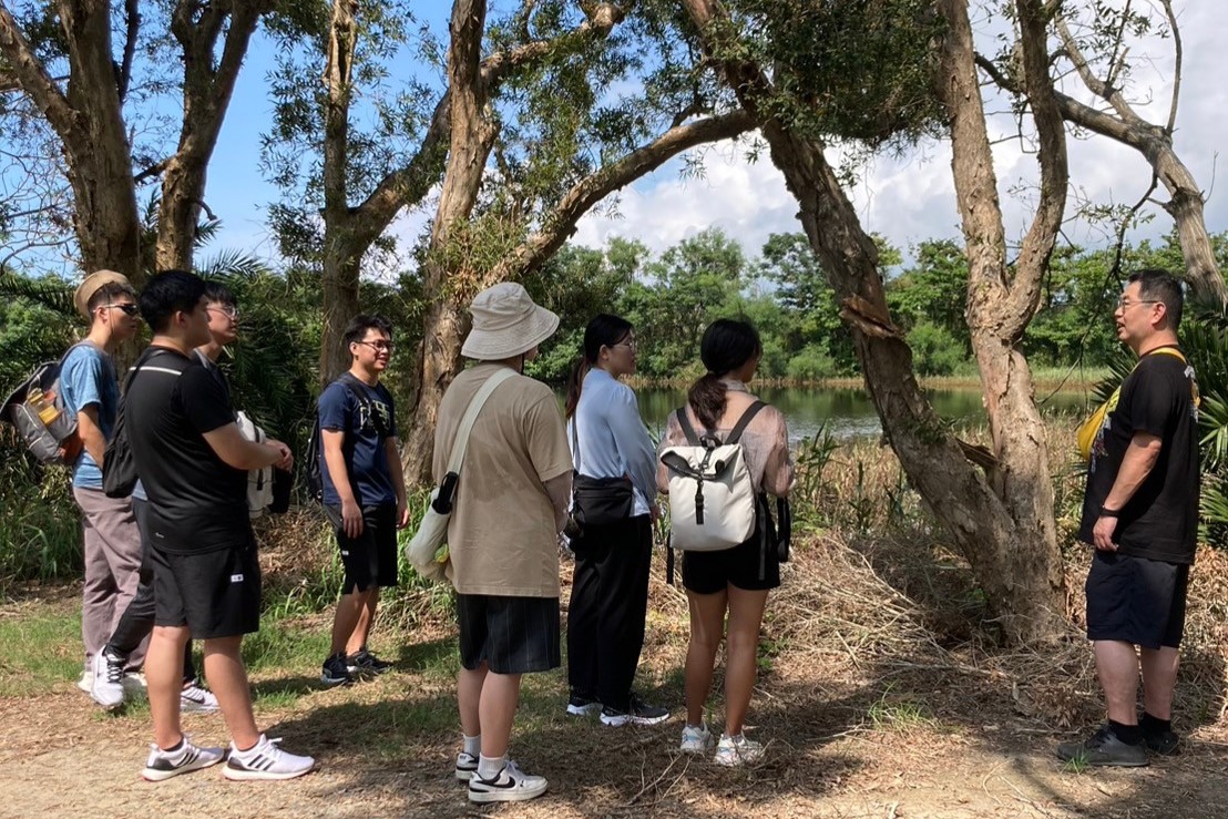 海大學生透過雲林四口，里海漁鄉計畫的實地踏查課程了解鰲鼓溼地生態