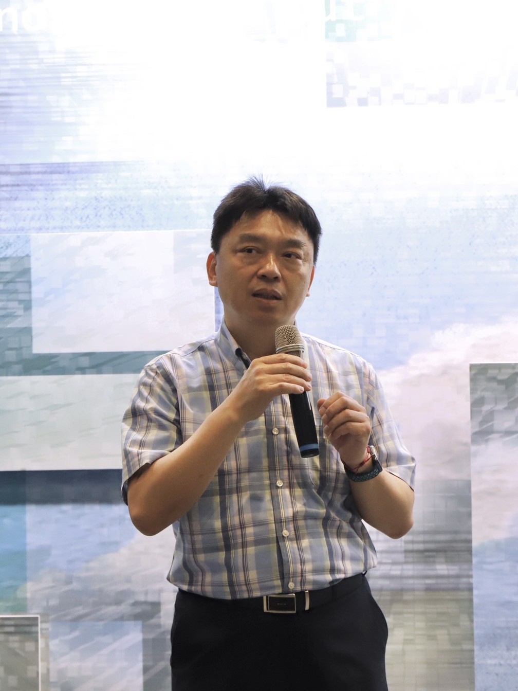 公路總局陳俊堯組長指出真正好的設計來自對理念與細節的堅持。