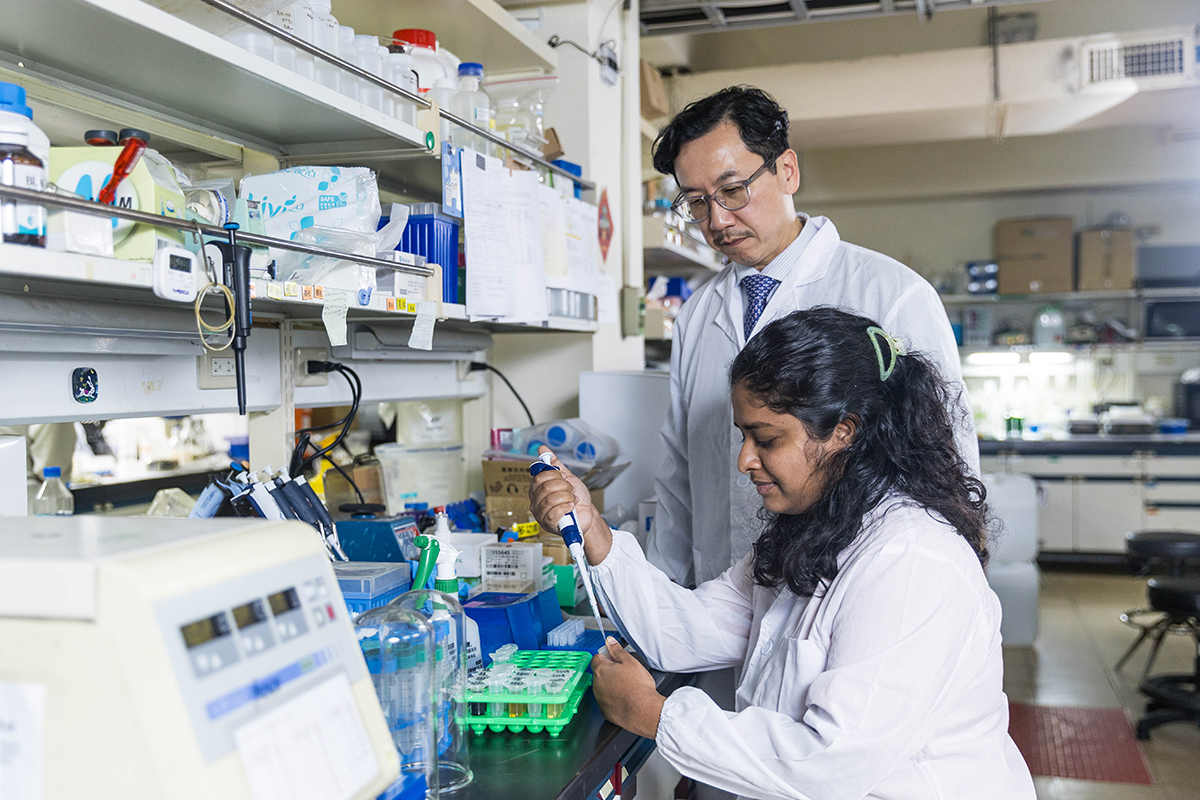 林翰佳特聘教授(右)強調，研究不應止步於論文發表，而須具備產業價值。