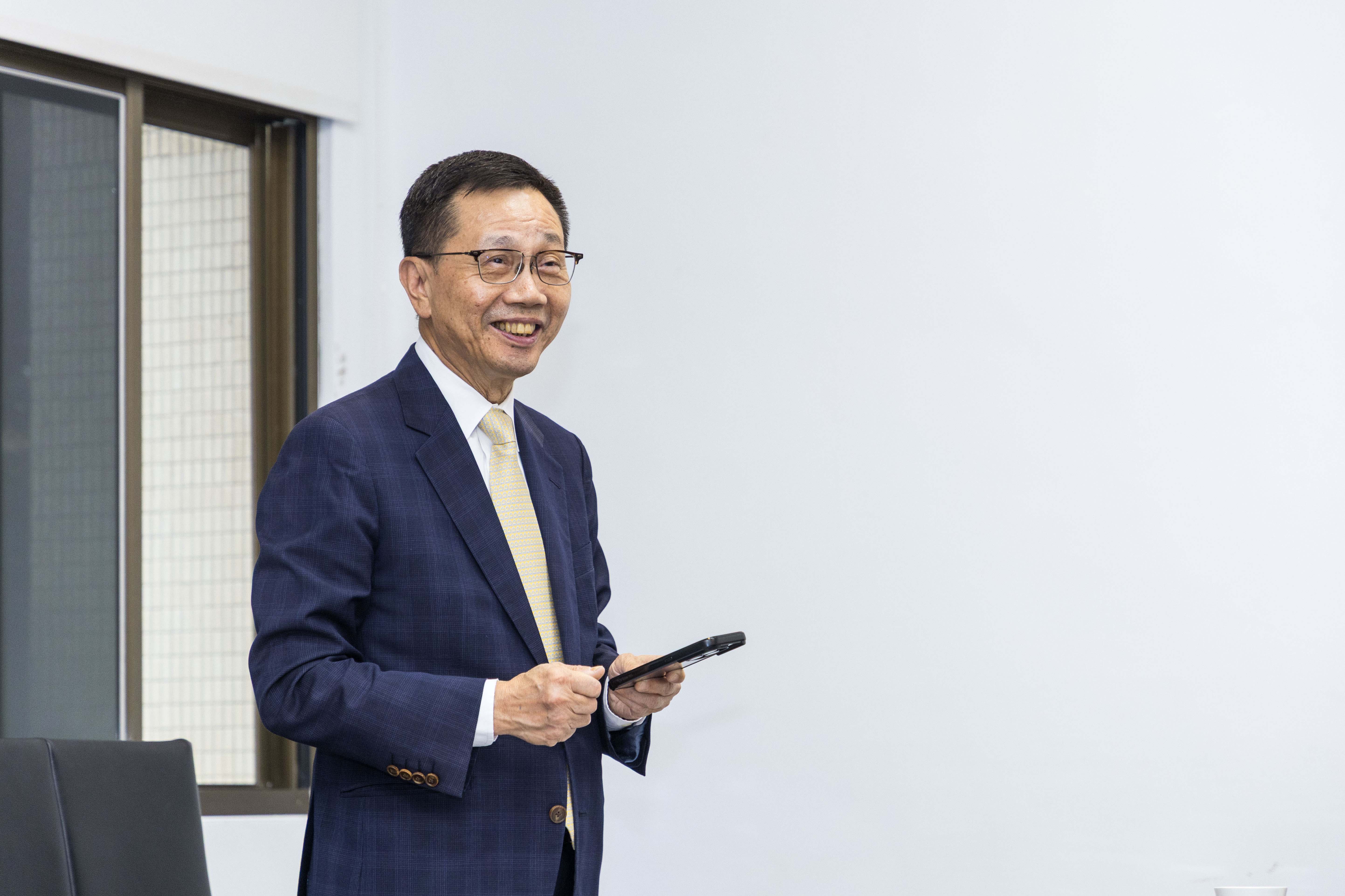 本次簽約由總統府國策顧問林見松親自見證