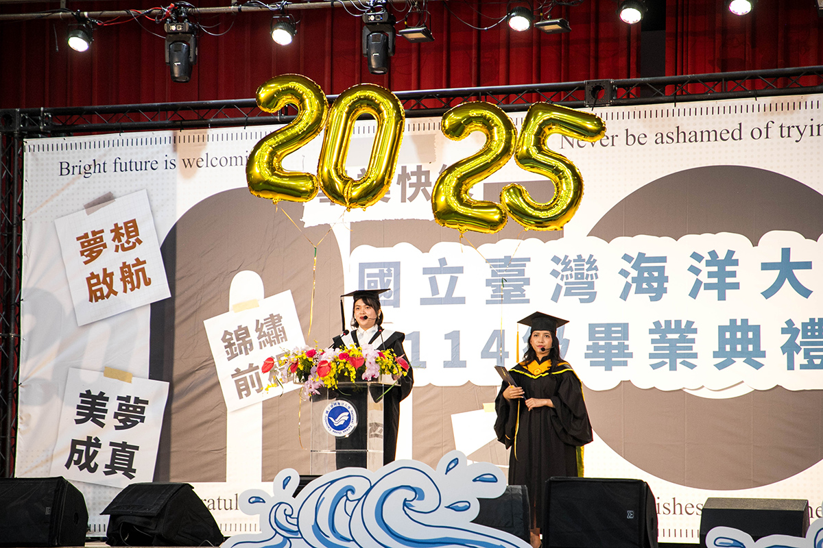 今年的畢業生代表為航運管理學系葉星頡與食品科學系碩士班Tesalonika Sevi