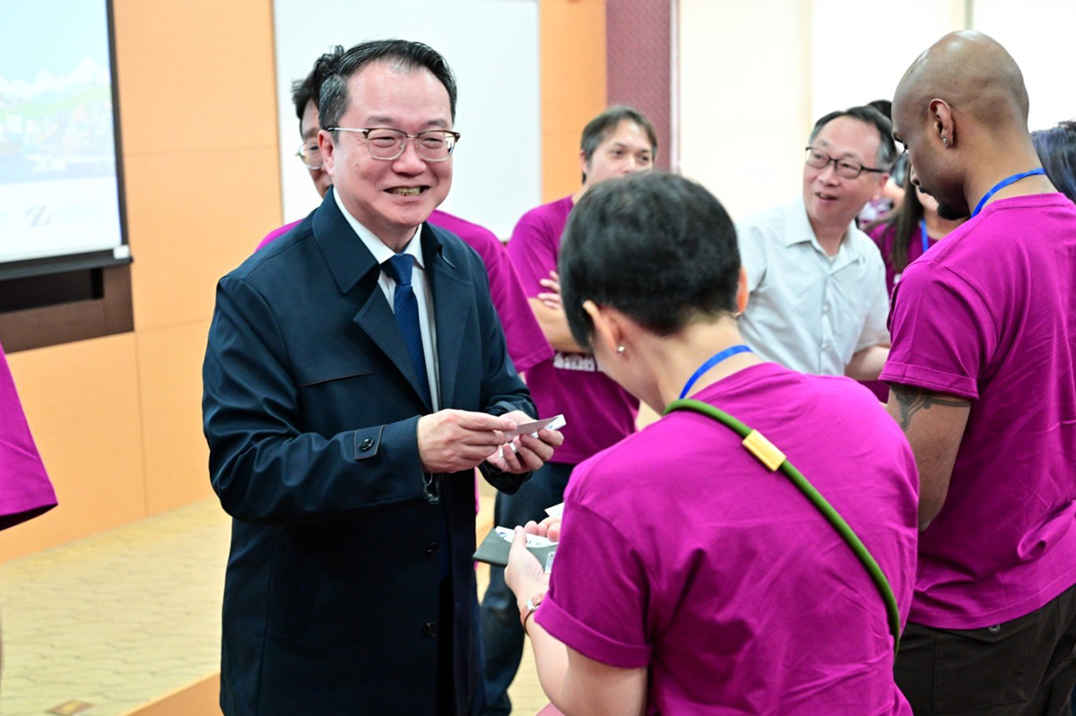顧承宇副校長與來賓互動。