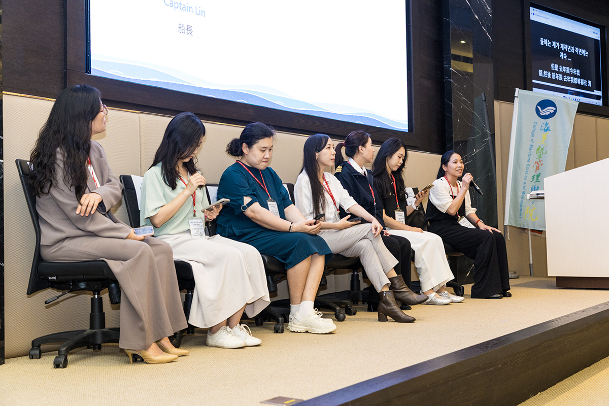 兩國女性船員經驗分享與傳承。(左至右為Sohyun Jo教授、廖麗蓁船長、Eunkyoung Shin輪機長、蔡立祺大副、楊婷儒大副、Seungju Kim船長及林怡君船長)