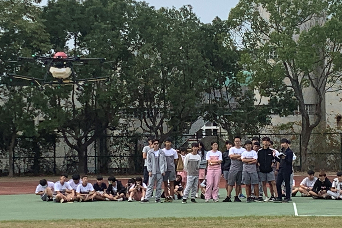 卓蘭高中無人機實際操作課程