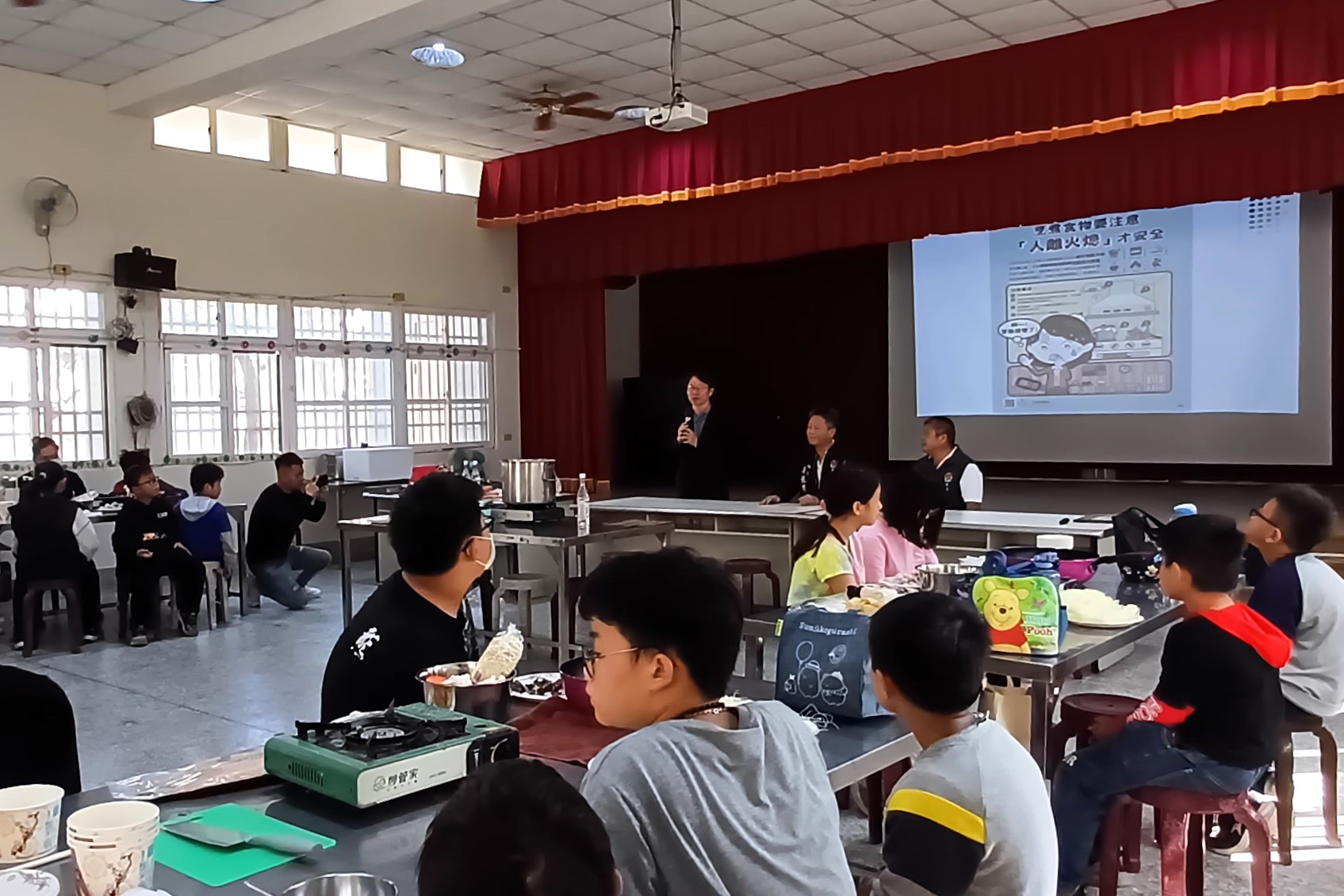 李明安副校長期望大家一起為海洋保育及漁業資源永續利用努力