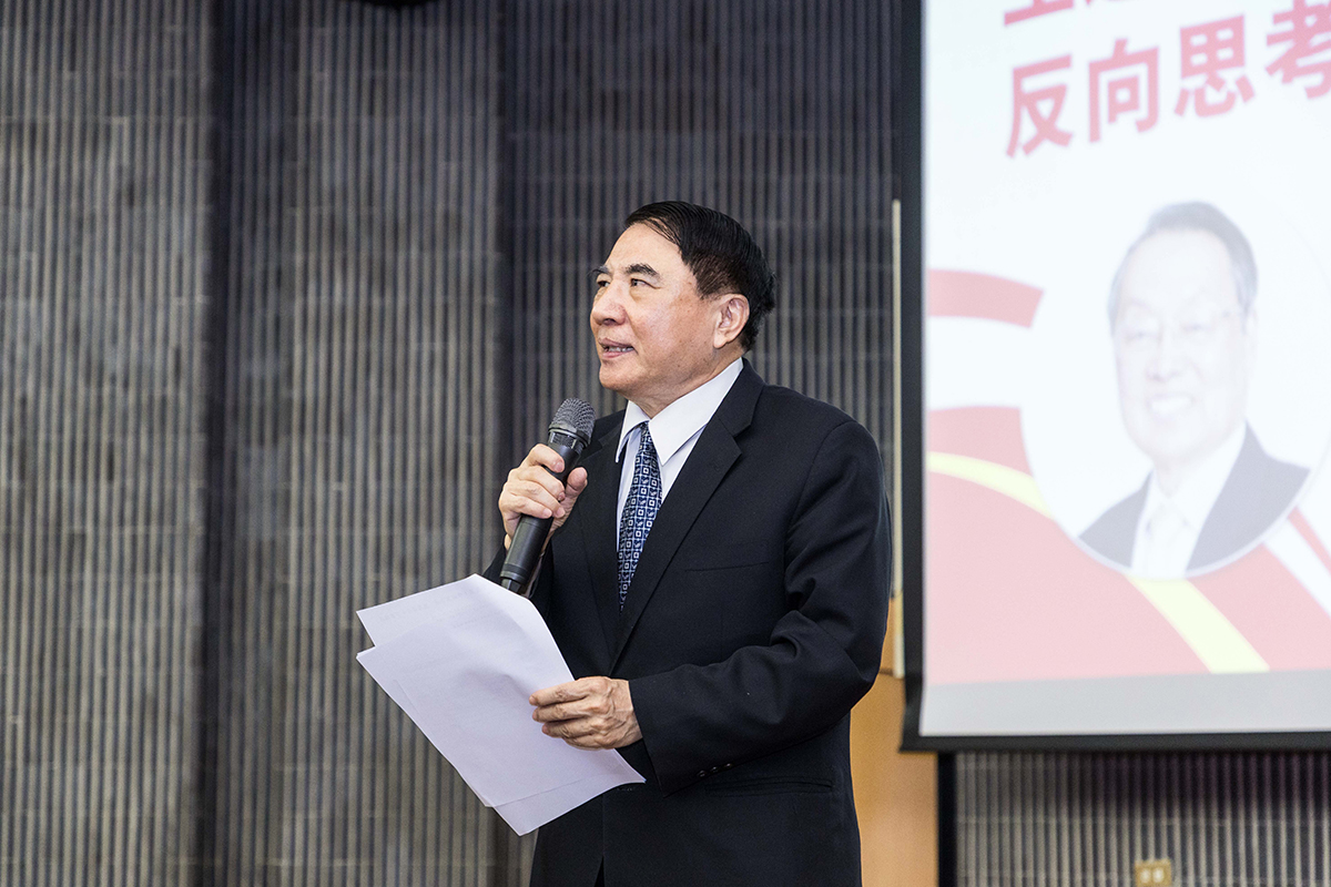 海大許泰文校長非常欽佩施董事長不僅持續投入AI發展也深耕人文藝術、實踐永續
