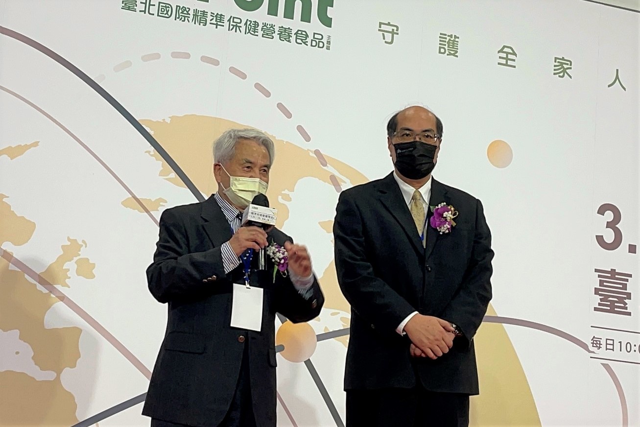 本次展會的推手吳金洌講座教授(左)及龔瑞林教授(右)