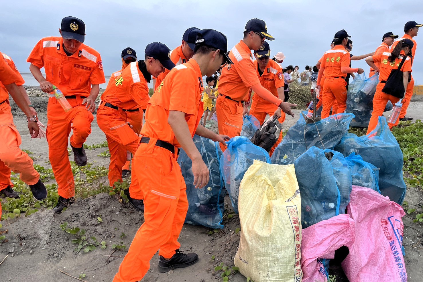 本次淨灘亦展現政府與民間共護海洋