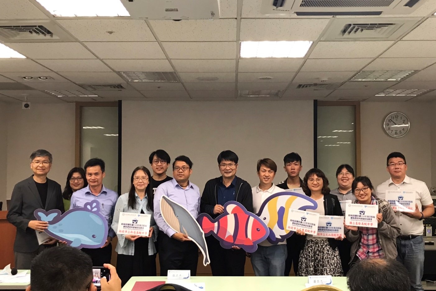 海洋教育基地學校高中組授證合照