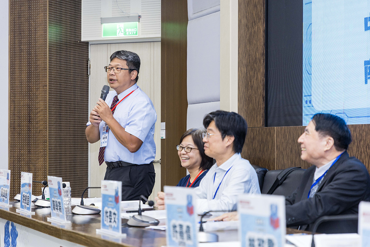 中興大學吳政憲學務長則形容形容學務工作為「保全跟保命」，點出校園輔導與安全的核心。