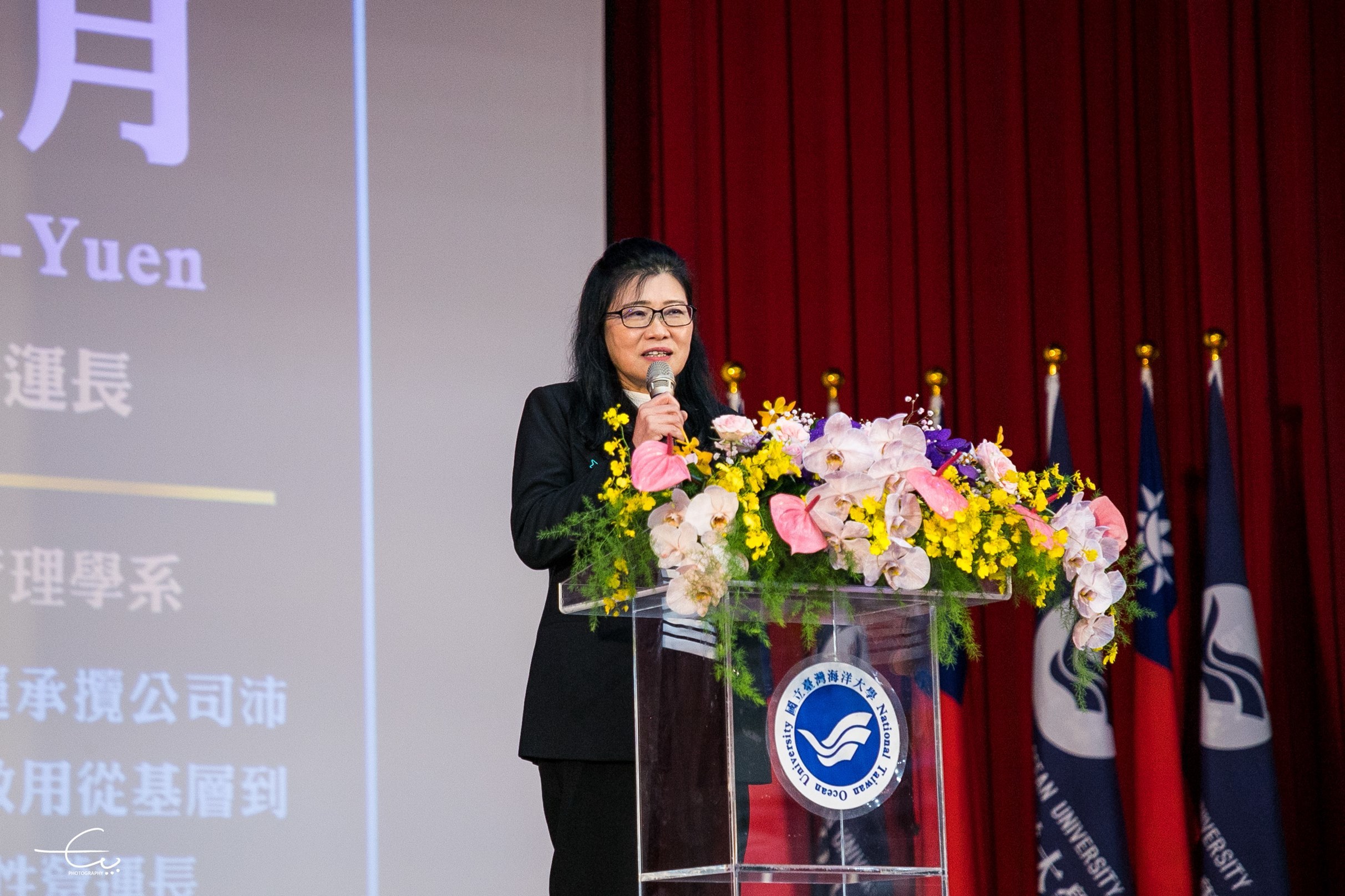 傑出校友代表汪秋月學姊期望校友們持續傳承海大的精神在各行各業發光發熱