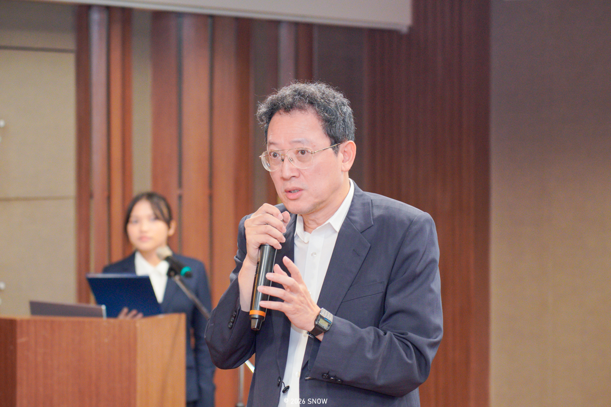 莊季高副校長勉勵在場同學們持續創作，未來可斜槓成為作家。