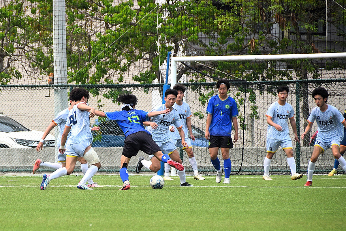 準決賽中，海大在幾位主力球員期中考缺陣的劣勢下，以5：4險勝文化大學。