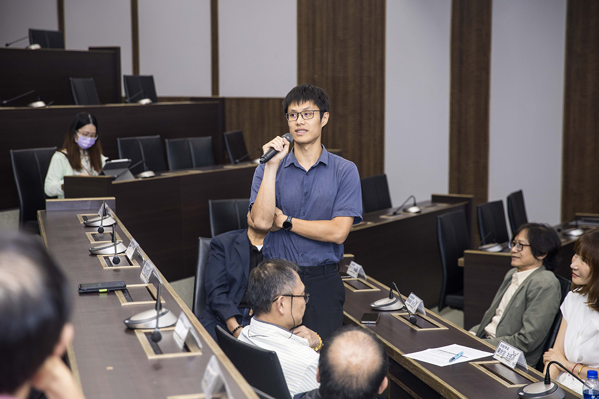 陳禹境學長與同學分享自身轉換跑道的經驗
