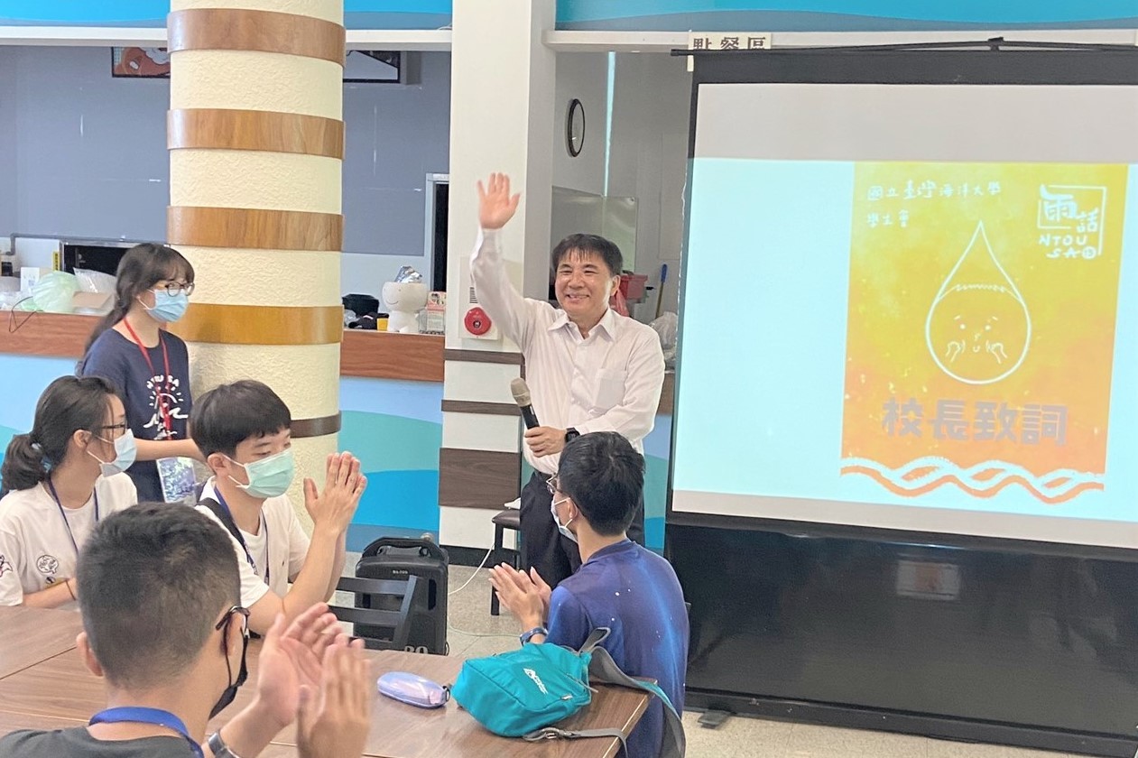 迎新營始業式許泰文校長勉勵新生