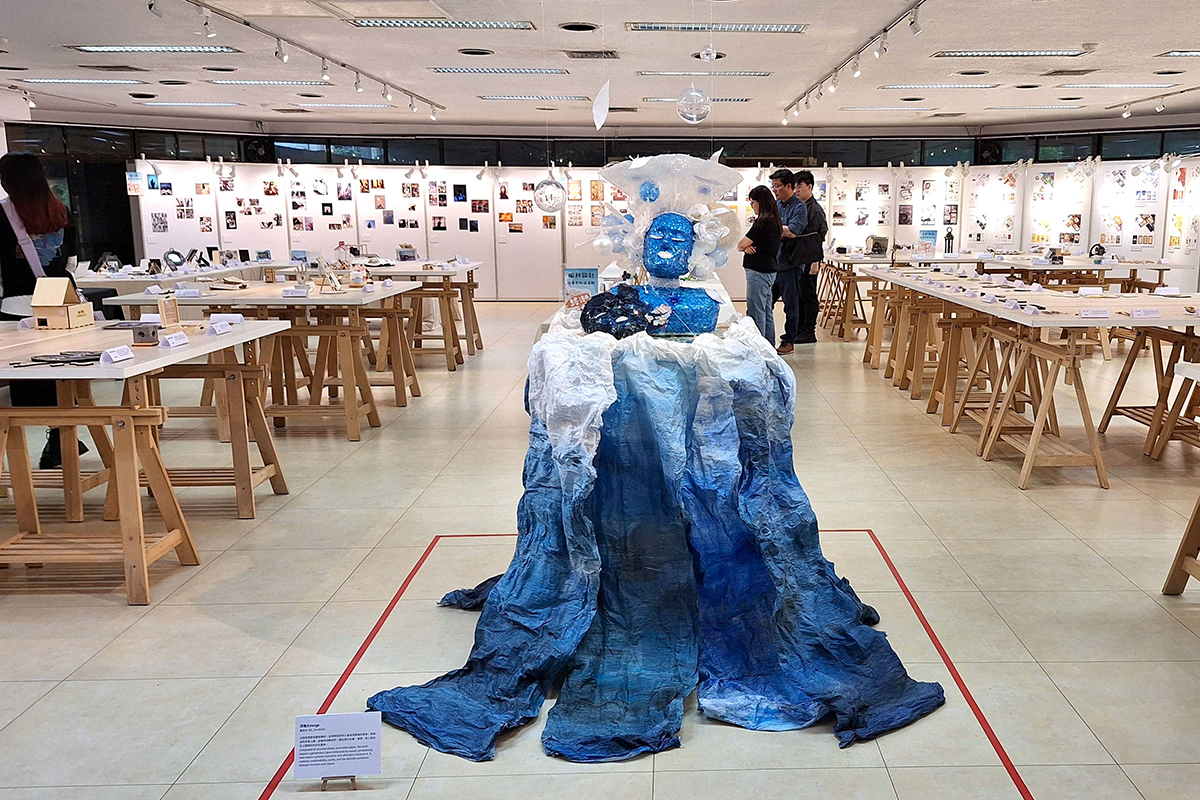壯麗的主意象作品-「浮現」由謝佳文同學設計製作完成