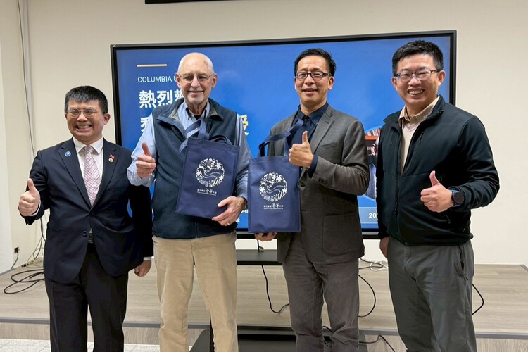 海大與政大攜手邀國際知名學者黎安友教授演講 啟發學子國際視野